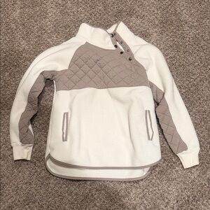 Abercrombie & Fitch Medium Quilted Pullover with Snap Buttons